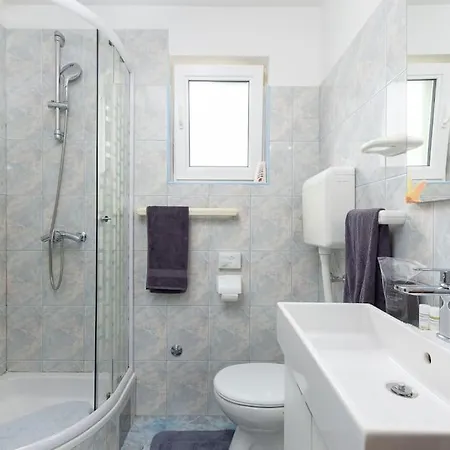 Frida By Istrialux Cabrunici