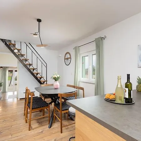 Frida By Istrialux * Cabrunici